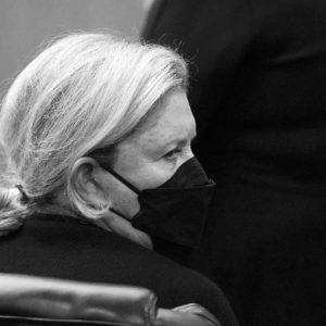 Lady avoids jail for voting lifeless mother’s ballot in Arizona