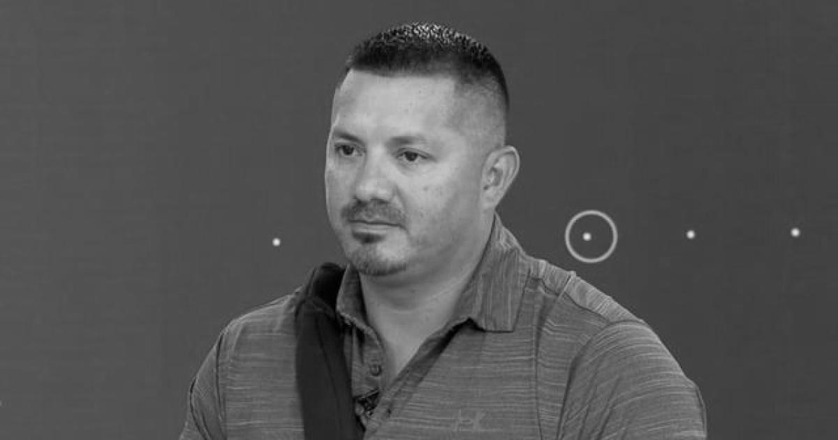In the course of the Uvalde taking pictures, an off-duty federal agent’s spouse texted him for assist. “I requested my barber if he had a gun,” he stated.